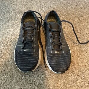 Under armour women’s sneakers